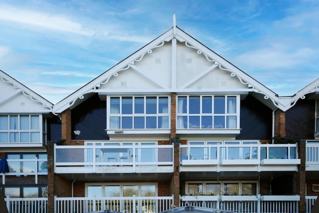 The Oars - Riverfront Property Henley-on-Thames ภายนอก รูปภาพ
