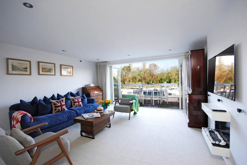 The Oars - Riverfront Property Henley-on-Thames ภายนอก รูปภาพ