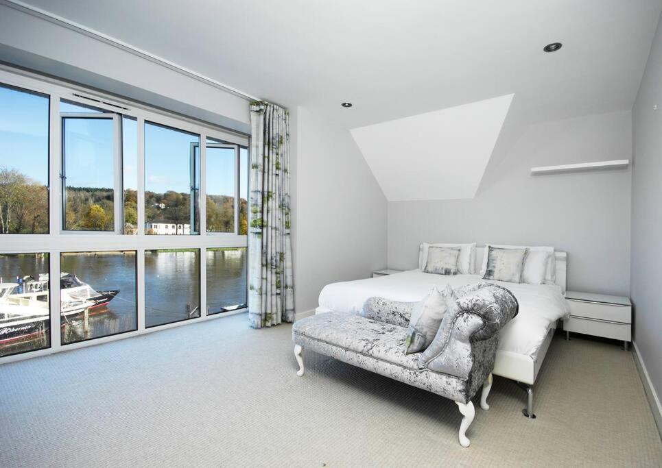 The Oars - Riverfront Property Henley-on-Thames ภายนอก รูปภาพ